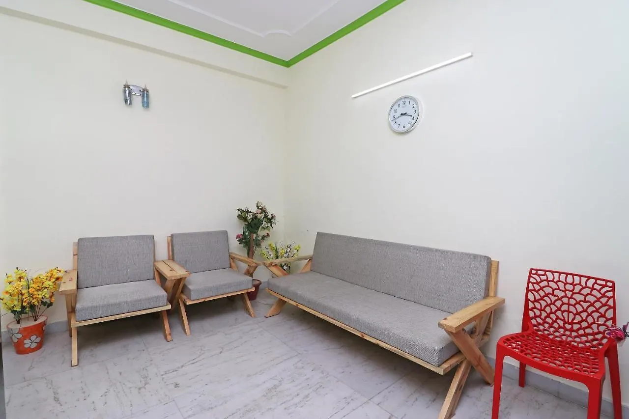Hotel Oyo 10071 Go Rooms Sector 45 Gurgaon