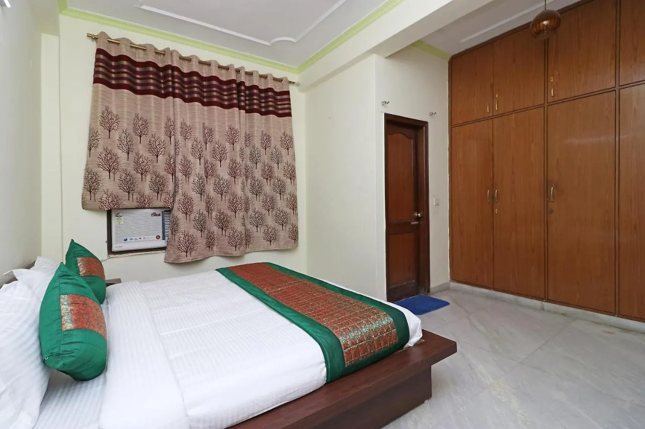 Oyo 10071 Go Rooms Sector 45 Gurgaon Hotel