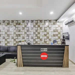 oyo-flagship-the-holiday-vibe.shimlahotels.net/