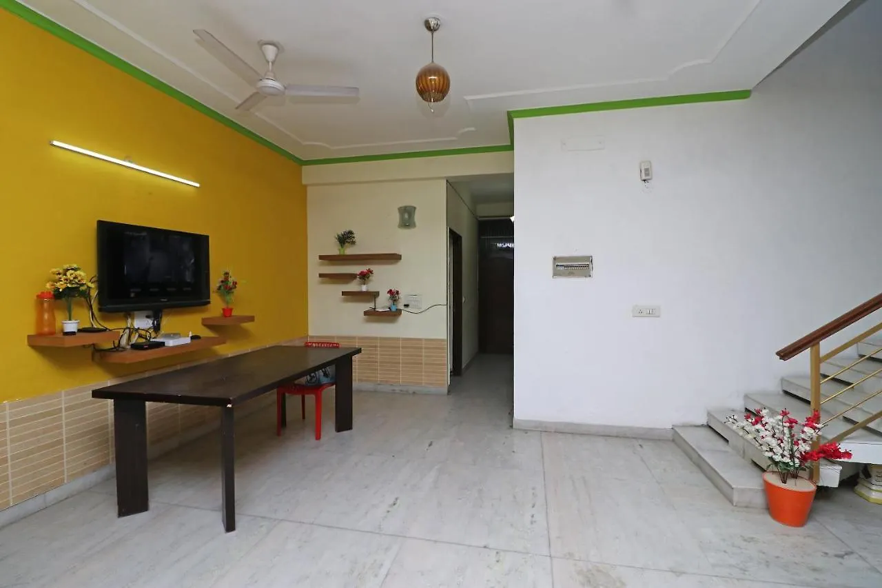 Hotel Oyo 10071 Go Rooms Sector 45 Gurgaon