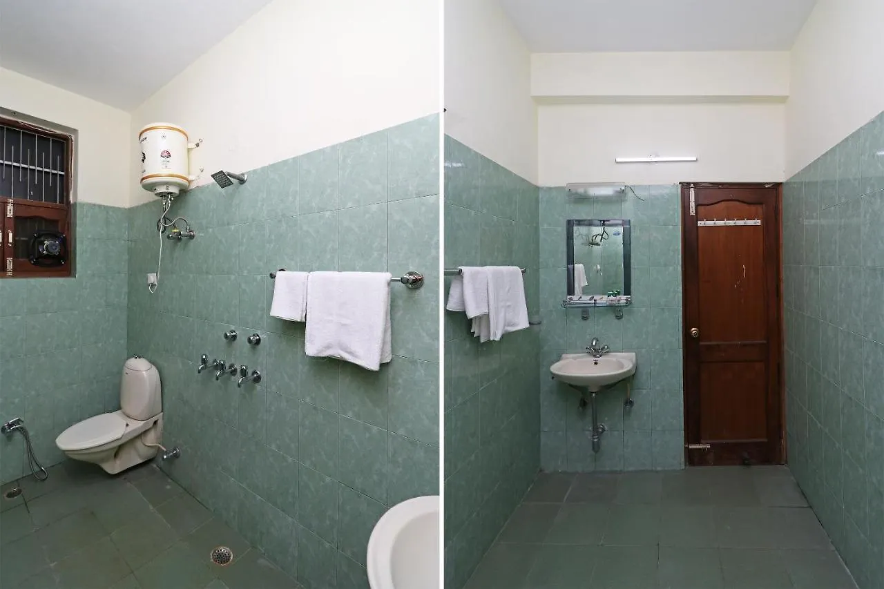 Oyo 10071 Go Rooms Sector 45 Gurgaon Hotel